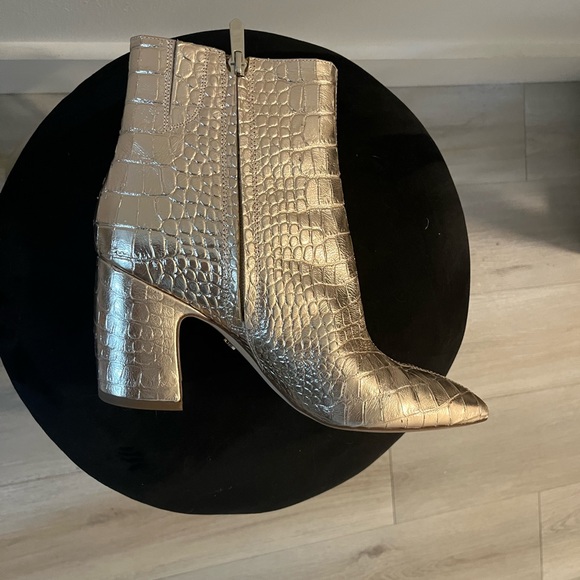 Sam Edelman gold croc embossed ankle boots - Picture 4 of 5
